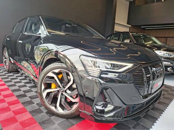 AUDI E-TRON ELÉTRICO SPORTBACK PERFORMANCE BLACK QUATTRO